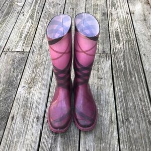 Burberry rain boots ☔️